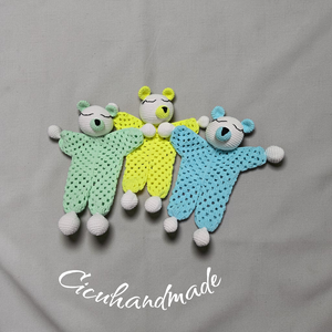 Macis szundikendő horgolt Amigurumi  - baba - mama - baba játékok - szundikendő, alvóka - Meska.hu