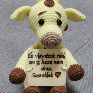 Amigurumi horgolt táblás Őrző Zsiráf baby  - Meska.hu