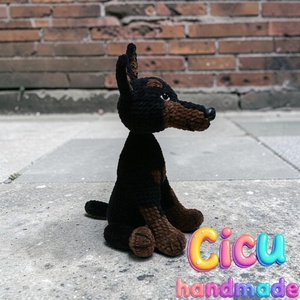 Amigurumi horgolt Dobberman kutya  - játék & sport - plüssállat & játékfigura - kutya - Meska.hu