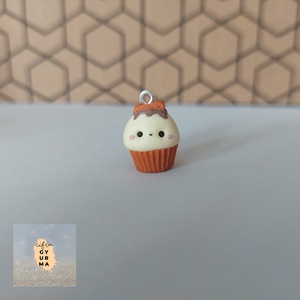 Cupcake medál, Ékszer, Nyaklánc, Medál, Gyurma, Gyöngyfűzés, gyöngyhímzés, MESKA