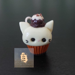 Bonbonos cica cupcake medál, Ékszer, Nyaklánc, Medál, Gyurma, MESKA