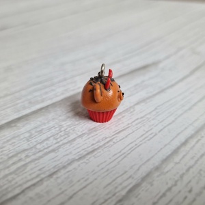 Ördög maci cupcake medál - ékszer - nyaklánc - medál - Meska.hu Ördög maci cupcake medál - ékszer - nyaklánc - medál - Meska.hu