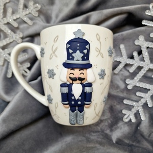 Derűs Diótörő karácsonyi bögre - Ezüst álom, Otthon & Életmód, Konyhafelszerelés, tálalás, Tálalás, Bögre & Csésze, Gyurma, MESKA