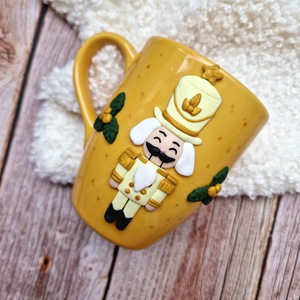 Derűs Diótörő karácsonyi bögre - Magyalcsillag, Otthon & Életmód, Konyhafelszerelés, tálalás, Tálalás, Bögre & Csésze, Gyurma, MESKA