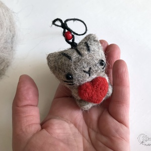 Tűnemez szürke cica - aranyos Valentin napi ajándék - játék & sport - plüssállat & játékfigura - cica - Meska.hu