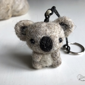 Tűnemezelt aranyos koala figura - Meska.hu