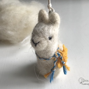 Tűnemezelt mini láma figura - játék & sport - plüssállat & játékfigura - láma - Meska.hu