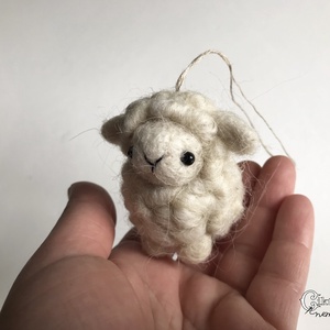 Tűnemezelt bárány cikta gyapjúból - aranyos karácsonyfadísz, dekoráció - karácsony - karácsonyi lakásdekoráció - karácsonyfadíszek - Meska.hu