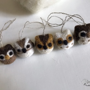 Tűnemezelt mini baglyok - egyedi karácsonyfadísz szett, Karácsony, Karácsonyi lakásdekoráció, Karácsonyfadíszek, Nemezelés, MESKA