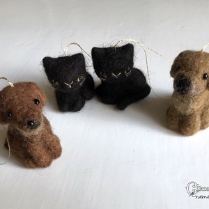 Egyedi rendelés - tűnemezelt macskás és kutyás karácsonyfadíszek - karácsony - karácsonyi lakásdekoráció - karácsonyfadíszek - Meska.hu