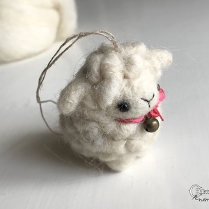 Tűnemezelt csengős bárány karácsonyfadísz, dekoráció - karácsony - karácsonyi lakásdekoráció - karácsonyfadíszek - Meska.hu