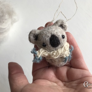 Tűnemezelt koala karácsonyfadísz - karácsony - karácsonyi lakásdekoráció - karácsonyfadíszek - Meska.hu