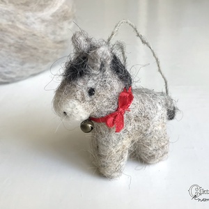 Tűnemezelt mini szamár - aranyos karácsonyfadísz, Játék & Sport, Plüssállat & Játékfigura, Más figura, Nemezelés, MESKA