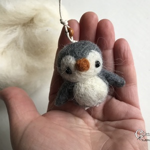 Tűnemezelt szürke pingvin karácsonyfadísz - játék & sport - plüssállat & játékfigura - más figura - Meska.hu