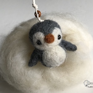 Tűnemezelt szürke pingvin karácsonyfadísz - játék & sport - plüssállat & játékfigura - más figura - Meska.hu