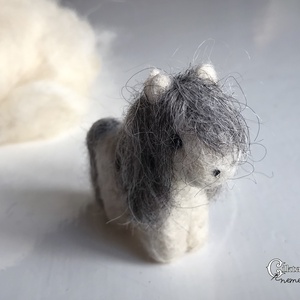 Tűnemezelt aranyos póni/lovacska karácsonyfadísz - játék & sport - plüssállat & játékfigura - ló - Meska.hu