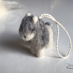 Tűnemezelt aranyos póni/lovacska karácsonyfadísz, Játék & Sport, Plüssállat & Játékfigura, Ló, Nemezelés, MESKA