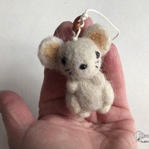 Tűnemezelt fehér kisegér - játék & sport - plüssállat & játékfigura - egér - Meska.hu