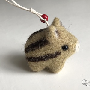 Tűnemezelt aranyos vadmalac - Meska.hu