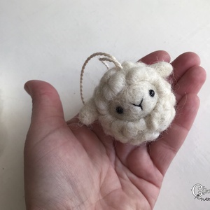 Tűnemezelt aranyos bárány - játék & sport - plüssállat & játékfigura - plüss bárány - Meska.hu