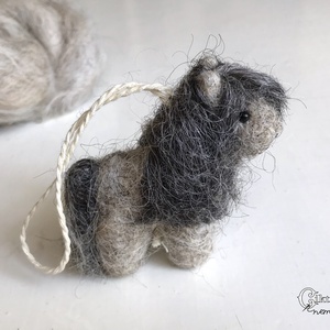 Tűnemezelt szürke póni/lovacska - játék & sport - plüssállat & játékfigura - ló - Meska.hu