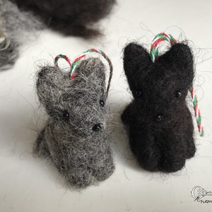 Magyar kutyafajták magyar gyapjúból - nemez mudi 2 féle színben racka gyapjúból, Játék & Sport, Plüssállat & Játékfigura, Kutya, Nemezelés, MESKA