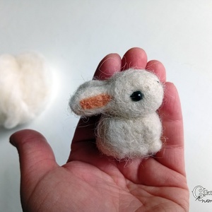 Tűnemezelt fehér nyuszi - aranyos húsvéti dísz - játék & sport - plüssállat & játékfigura - nyuszi - Meska.hu