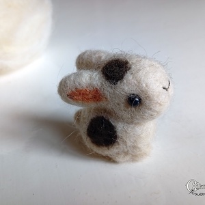 Tűnemezelt foltos nyuszi - aranyos húsvéti dísz - Meska.hu