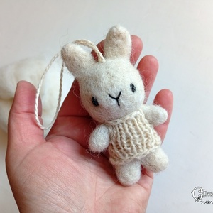 Tűnemezelt aranyos nyuszi baba, Játék & Sport, Plüssállat & Játékfigura, Nyuszi, Nemezelés, MESKA