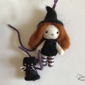 Nemezelt mini boszorkány baba fekete macskával - otthon & életmód - dekoráció - halloween - halloweeni figurák - Meska.hu
