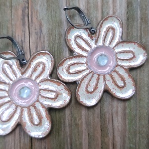 Virág fülbevalók - ékszer - fülbevaló - lógó fülbevaló - Meska.hu