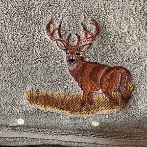 Vadászos hímzett törölköző - otthon & életmód - fürdőszoba - törölköző - Meska.hu