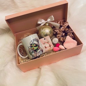 GRINCSELINA BOX - karácsony - karácsonyi ajándékozás - karácsonyi ajándékcsomagolás - Meska.hu