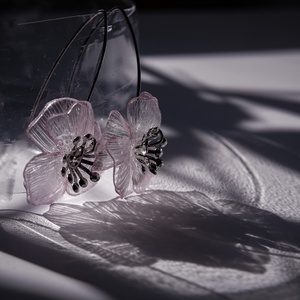 Pipacs fülbevaló - kicsi és áttetsző - ékszer - fülbevaló - lógó fülbevaló - Meska.hu