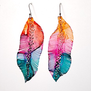 Tollafülbe fülbevaló, madártoll - fenntartható ékszer, Ékszer, Fülbevaló, Lógó fülbevaló, Újrahasznosított alapanyagból készült termékek, Ékszerkészítés, MESKA