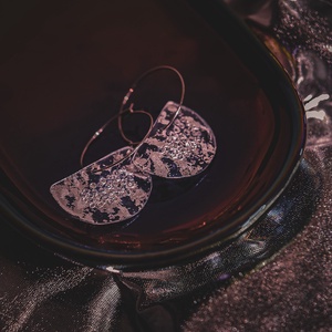 Félkör fülbevaló - fenntartható ékszer - ékszer - fülbevaló - lógó fülbevaló - Meska.hu