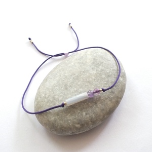 Pont, pont, vesszőcske... kalcedon, ametiszt, fluorit zsinóros - csúszócsomós karkötő - ékszer - karkötő - gyöngyös karkötő - Meska.hu