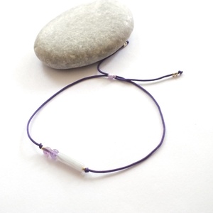 Pont, pont, vesszőcske... kalcedon, ametiszt, fluorit zsinóros - csúszócsomós karkötő - ékszer - karkötő - gyöngyös karkötő - Meska.hu