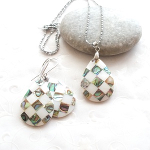 Intarziás gyöngyház - pávakagyló csepp nyaklánc és fülbevaló szett - ékszer - ékszerszett - Meska.hu