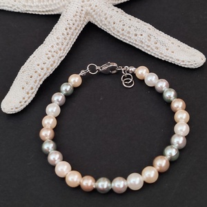 Shell pearl karkötő - ékszer - karkötő - gyöngyös karkötő - Meska.hu