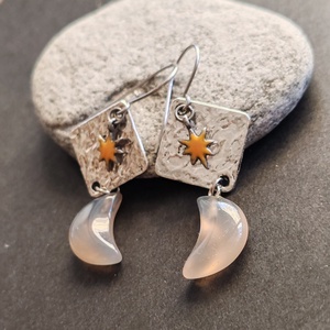 Hold fülbevaló  - ékszer - fülbevaló - lógó fülbevaló - Meska.hu