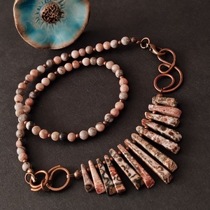 Jáspis nyaklánc vörösrézzel  - ékszer - nyaklánc - gyöngyös nyaklánc - Meska.hu