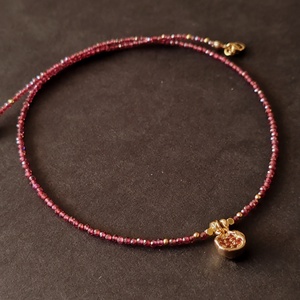 Minidesign... gránátalma - nemesacél nyaklánc   - ékszer - nyaklánc - gyöngyös nyaklánc - Meska.hu