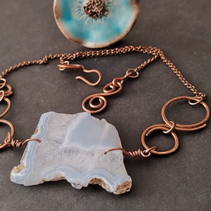Kalcedon vörösréz nyaklánc  - ékszer - nyaklánc - gyöngyös nyaklánc - Meska.hu