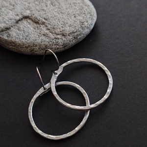 O.. alumínium fülbevaló , Ékszer, Fülbevaló, Lógó fülbevaló, Ékszerkészítés, Fémmegmunkálás, MESKA