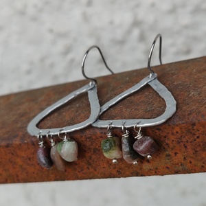 Turmalin háromszög - alumínium fülbevaló  - ékszer - fülbevaló - lógó fülbevaló - Meska.hu