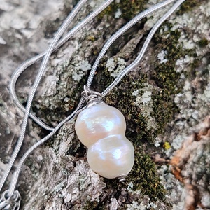 Barokk gyöngy medálos acél nyaklánc - ékszer - nyaklánc - medálos nyaklánc - Meska.hu