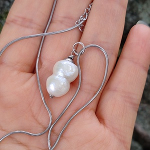 Barokk gyöngy medálos acél nyaklánc - ékszer - nyaklánc - medálos nyaklánc - Meska.hu