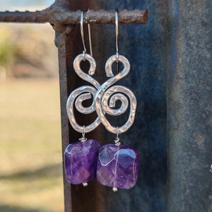 Ametiszt alumínium fülbevaló  - ékszer - fülbevaló - lógó fülbevaló - Meska.hu