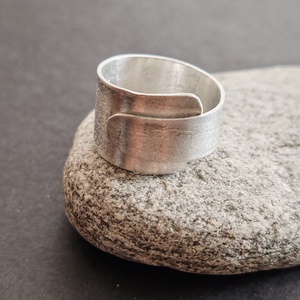 Széles alumínium gyűrű  - ékszer - gyűrű - fonódó gyűrű - Meska.hu